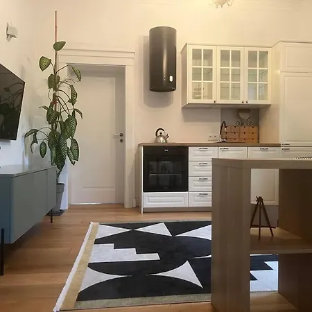 Ostoja Apartment *